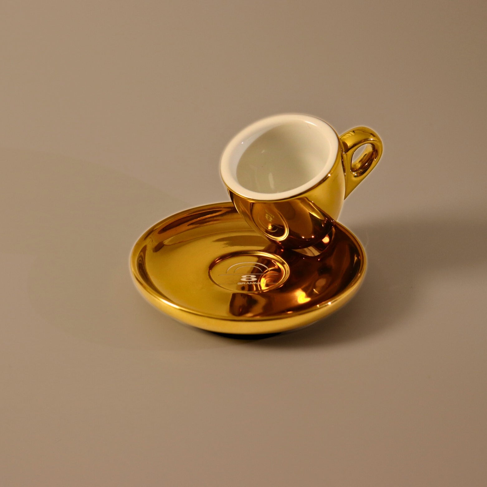 Goldene Espresso Tasse