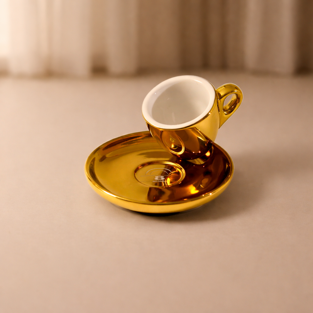 Goldene Espresso Tasse